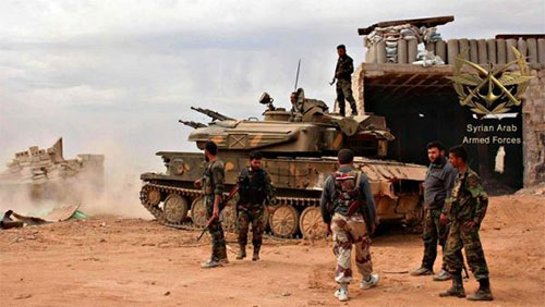 El Ejército sirio ataca posiciones de Daesh en el oeste de Al Raqqa El Ejército sirio ataca posiciones de Daesh en el oeste de Al Raqqa